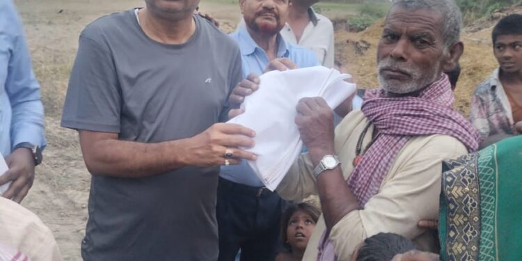 नजरिया न्यूज / कुशेश्वरस्थान दरभंगा : धीरे धीरे पटरी पर लौटने लगी  अग्नि पीड़ितों की दिनचर्या। 