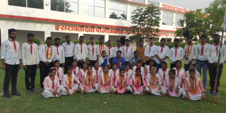 सुल्तानपुर – इसरावती देवी पीजी कॉलेज कम्मरपुर -हरीपुर: विद्यार्थियों ने निकाली मतदाता रैली