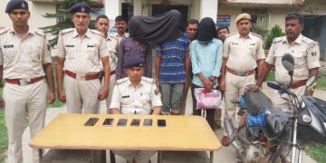 24 घंटे के अंदर चोरी की घटना का उद्भेदन, तीन शातिर चोर बाइक व मोबाइल के साथ गिरफ्तार