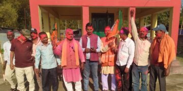 तीसरी बार भाजपा के सांसद बने प्रदीप कुमार सिंह, समर्थकों ने उडाए रंग गुलाल