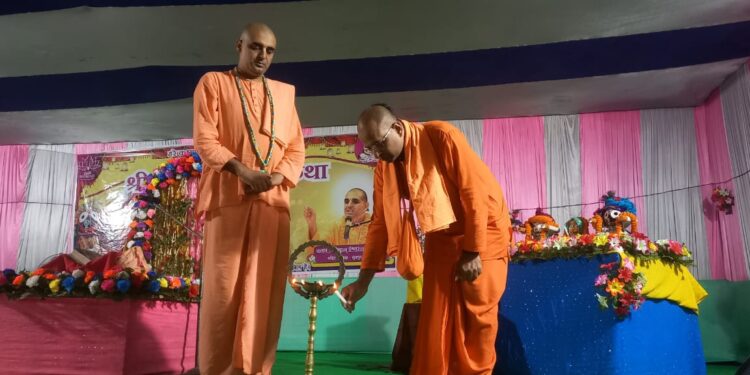 अररिया – श्रीमद् भागवत कथा ज्ञान यज्ञ का हुआ शुभारंभ,भक्तों की उमड़ी भीड़