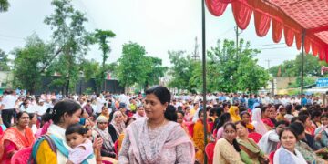 सुल्तानपुर – प्राथमिक शिक्षक संघ आनलाइन हाजिरी के विरोध में मुख्यमंत्री को सौंपा ज्ञापन