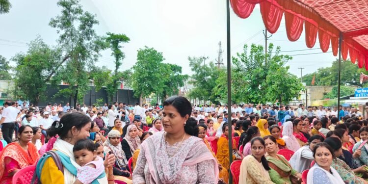 सुल्तानपुर – प्राथमिक शिक्षक संघ आनलाइन हाजिरी के विरोध में मुख्यमंत्री को सौंपा ज्ञापन