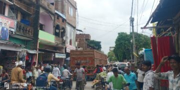 नजरिया न्यूज / कुशेश्वरस्थान : वाहन चालकों ने नियम का किया उल्लंघन तो पुलिस ने काटा चालान।