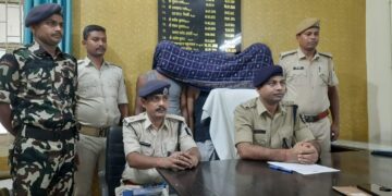 ताजिया जुलूस में उपद्रवियों ने कार सवार दंपती पर तलवार से किया हमला