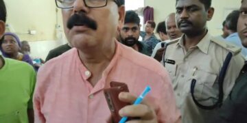 पलासी प्रखंड क्षेत्र में तेंतीस हजार बिजली तार के संपर्क में आ गया और ताजिया को कंधे में ले जाने वाले एवं आस- पास के चौदह व्यक्ति गंभीर रूप से जख्मी हो गए है