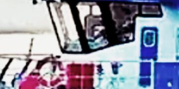 वाराणसी -देश का पहला हाइड्रोजन जलयान पहुंचा काशी