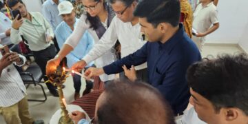 जिलाधिकारी ने फाइलेरिया रोधी दवा खाकर किया सर्वजन दवा सेवन कार्यक्रम का शुभारंभ