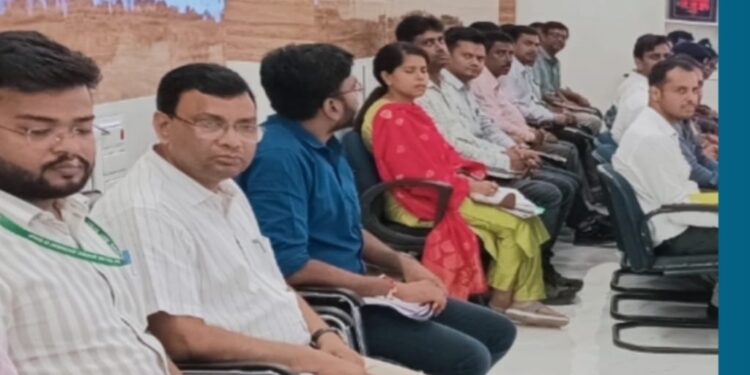 जिला समन्वय समिति की बैठक में विभिन्न योजनाओं की गहन समीक्षा के दौरान डीएम ने लिया संज्ञान