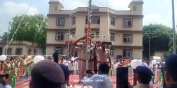 Raniganj – स्वतंत्रता दिवस के अवसर पर रानीगंज प्रखंड क्षेत्र में किया गया ध्वजारोहण