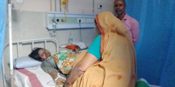 अररिया – 11000 वोल्ट के तार से बड़ा हादसा, काजल कुमारी झुलसी, घर के छत के ऊपर से गुजरा है हाई वोल्टेज तार