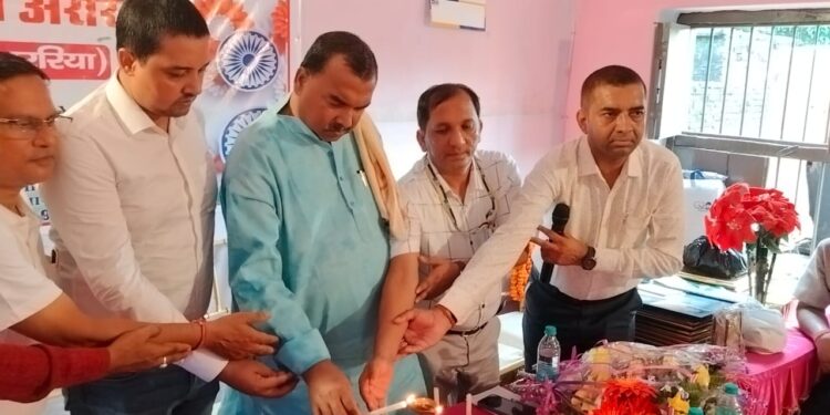 कुर्साकांटा में भारतीय जीवन बीमा निगम(LIC ) अररिया ने पत्रकार सम्मान समारोह का आयोजन किया,अलग-अलग क्षेत्रों के पत्रकारों को मिला पुरस्कार