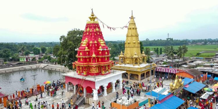 कुर्साकांटा – सावन की अंतिम सोमवारी में सुंदर नाथ धाम में एक लाख श्रद्धालु ने किया जलाभिषेक