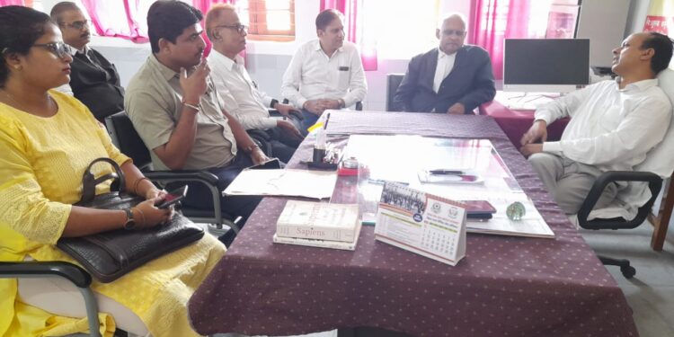 अररिया – आगामी राष्ट्रीय लोक अदालत को सफल बनानेके लिए व्यवहार न्यायालय अररिया में हुई बैठक