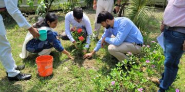 एक पेड़ माँ के नाम” थीम से पौधारोपण कर पोषण माह की हुई औपचारिक शुरुआत