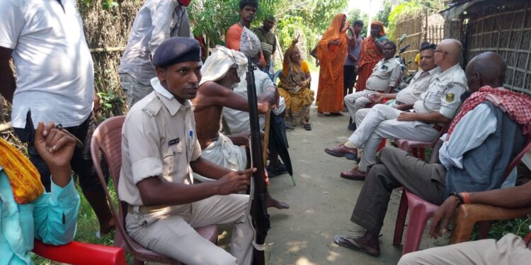 Araria – संदिग्ध हालत में फांसी से लटका मिला महिला का शव, परिजनों ने पति पर लगाया हत्या का आरोप