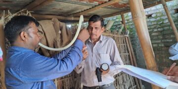 रानीगंज – आठ सदस्यीय विशेष राज्यस्तरीय टीम प्रभावित गांव पहुंची