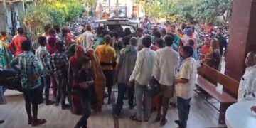 बाइक पर सवार तीन लोगों को अपराधियों ने मारी गोली, तीनो घायलों को भेजा गया अस्पताल, जांच में जुटी पुलिस।