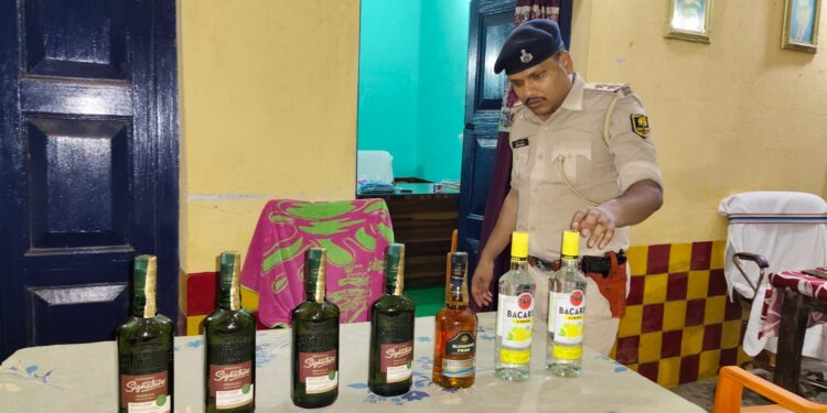 अररिया में शराब तस्करी का बड़ा खुलासा, अंग्रेज़ी शराब के साथ मदन भगत गिरफ्तार