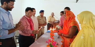 अररिया में राष्ट्रीय लोक अदालत का उदघाटन दीप प्रज्वलित कर किया गया