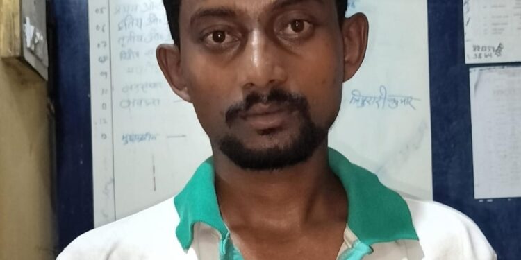 अररिया – देशी शराब के साथ आर एस पुलिस ने किया युवक को गिरफ्तार