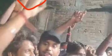 बार-बालाओं के साथ डांस के दौरान लहराया पिस्टल