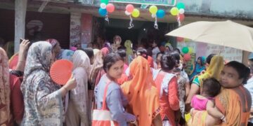 बारसोई – हड़ताली दीदीओं से जबरदस्ती आमसभा करने के चलते बीपीएम से हुई जीविका कार्यकर्ताओं की नोक-झोंक