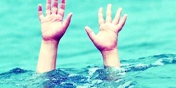 कुशेश्वर स्थान दरभंगा :- बाढ़ की पानी से भरे गढ़्ढ़े में डुबने से एक बच्चे की मौत हो गई।