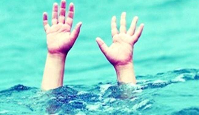 कुशेश्वर स्थान दरभंगा :- बाढ़ की पानी से भरे गढ़्ढ़े में डुबने से एक बच्चे की मौत हो गई।