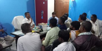 कुशेश्वरस्थान में बाढ़ अनुश्रवण समिति की बैठक।