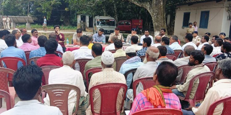 पलासी थाना प्रांगण में शांति समिति का बैठक आयोजित किया गया दुर्गा पूजा को लेकर