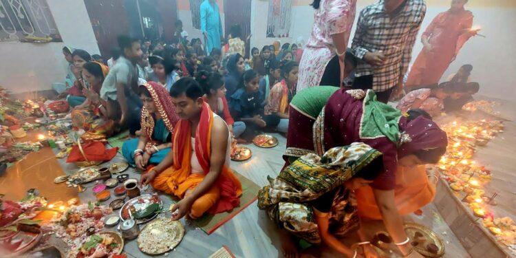 बारसोई बाजार के मुख्य आस्था का केंद्र है बड़ी दुर्गा मंदिर।