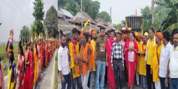 डाढ़ापीपर लक्ष्मी मंदिर में प्रतिमा प्राण प्रतिष्ठा को लेकर निकाली गई विशाल शोभा कलश यात्रा।