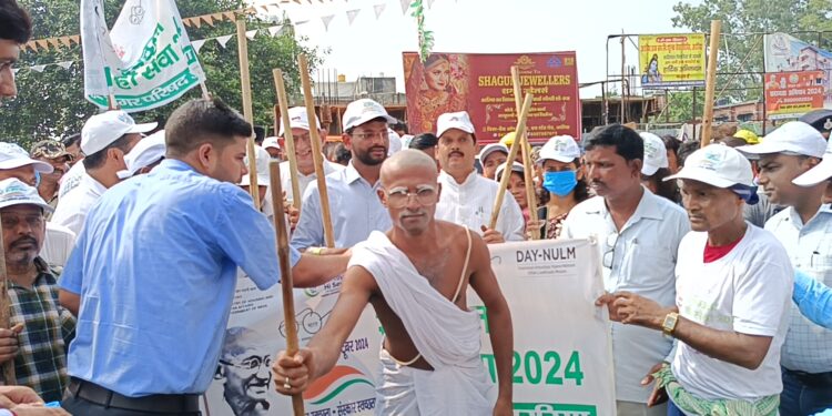 अररिया – गांधी जयंती पर अररिया में श्रद्धांजलि और सफाई अभियान
