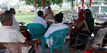 कुआडी़ थाना परिसर में दुर्गा पूजा को लेकर शांति समिति की बैठक