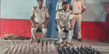 सिकटी पुलिस ने सैदाबाद कॉलोनी से 239 बोतल नेपाली शराब किया जब्त, तस्कर फरार