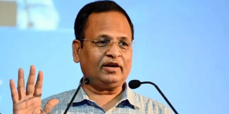 दिल्ली -आम आदमी पार्टी के नेता सत्येंद्र जैन ने मनी लॉन्ड्रिंग केस में ज़मानत मिलने के बाद कहा- सत्यमेव जयते