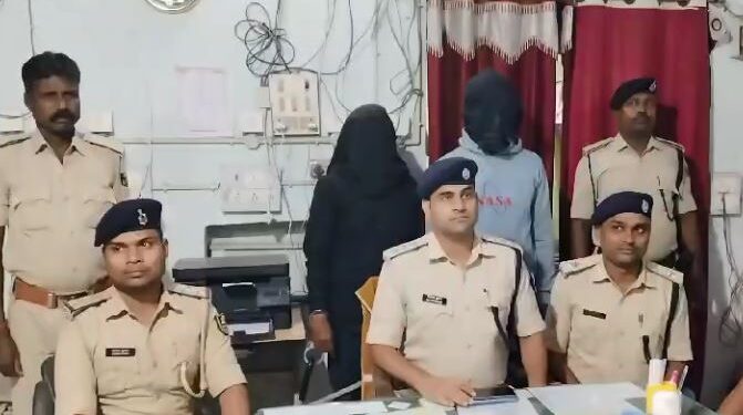 अमौर/पूर्णिया – पैसा गबन मामले में 23 हजार रुपए के साथ बीएम अमोद कुमार सहित अन्य दो व्यक्ति को किया गिरफ्तार