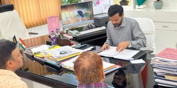 बिहार -किशनगंज:आमजन प्रत्येक शुक्रवार को 10 बजे से अपनी समस्याओं/ शिकायतों से संबंधित आवेदन के साथ मिलकर अपनी बात रख सकते है डीएम के समक्ष