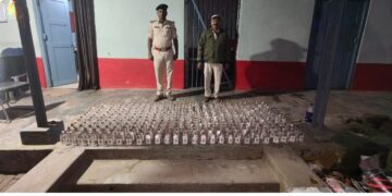अररिया – सिकटी पुलिस ने सैदपोखर से 359 बोतल नेपाली शराब किया जब्त तस्कर फरार