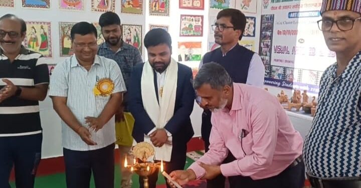 अररिया – पीएम श्री जवाहर नवोदय विद्यालय अररिया में कला प्रदर्शनी आयोजित