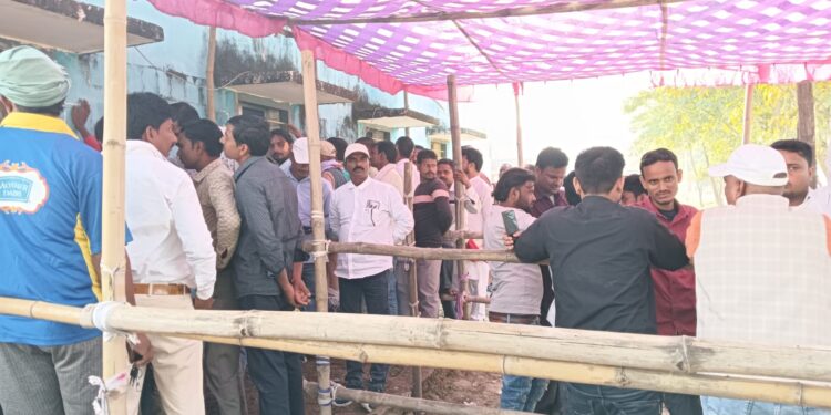 रानीगंज – अध्यक्ष पद के लिए कुल 14 प्रत्याशियों ने अपना नामांकन पर्चा