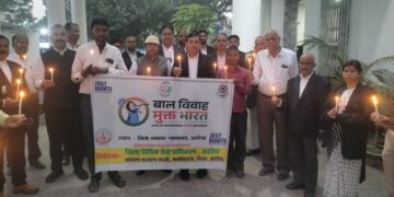 अररिया – बाल विवाह मुक्त भारत अभियान के तहत न्यायिक पदाधिकारियों ने कैंडिल मार्च निकाला