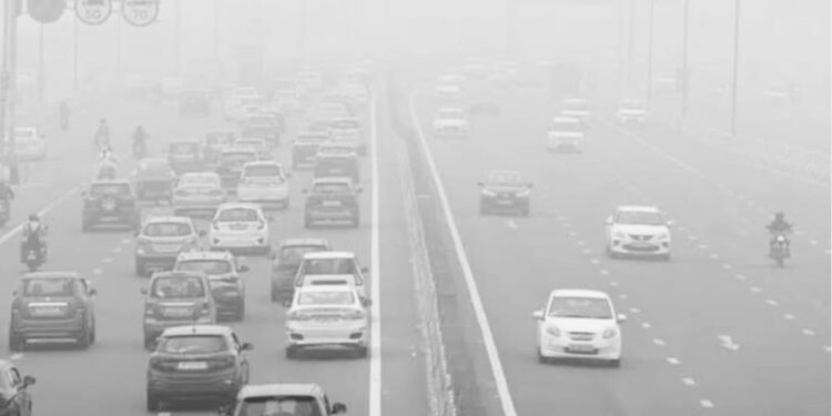 दिल्ली-प्रदूषण अभी और बढ़ सकता है- सुप्रीम कोर्ट की फटकार के बाद दिल्ली नोएडा ही नहीं गुरुग्राम मेरठ तक के सभी स्कूल बंद