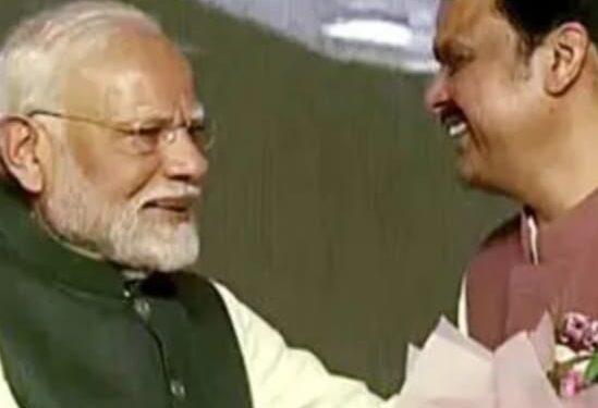 मुंबई -देवेंद्र फडणवीस ने गुरुवार को महाराष्ट्र के मुख्यमंत्री पद की शपथ ली- पिछली गठबंधन सरकार में वो उप मुख्यमंत्री थे