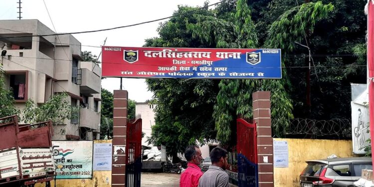 माॅल कर्मी डियूटी खत्म कर घर लौटने के दौरान बदमाशों ने मारी गोली;चल रहा इलाज 