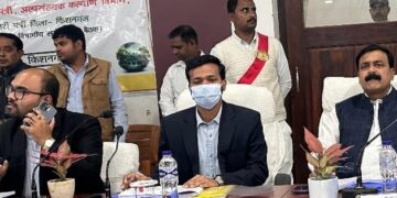 किशनगंज -बिहार- सरकार की सभी योजनाओं से अवगत होने के लिए जिला प्रभारी मंत्री ने की अधिकारियों के साथ बैठक