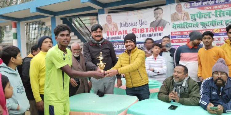 Araria – मॉडर्न स्पोर्ट क्लब ने आदिवासी युवा क्लब गोलाबारी को दो के मुकाबले छह गोल से हराया