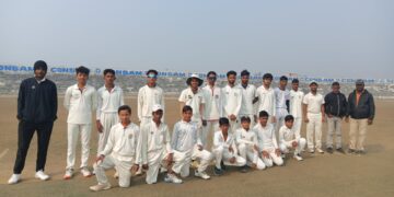 Araria – स्थानीय अररिया कॉलेज स्टेडियम मे 34वाँ भागीरथी गंगा जिला क्रिकेट लीग ( कॉनसम ट्रॉफी ) का 32 वाँ मैच डीसीए येलो और अररिया डिफेंडर क्रिकेट क्लब के बीच खेला गया