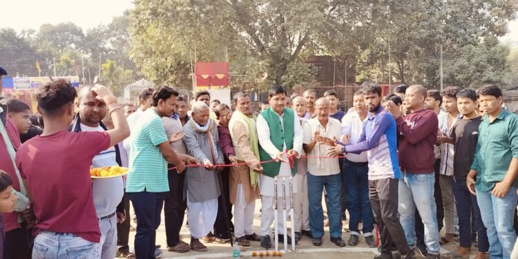 अररिया – श्रीराम जानकी कप क्रिकेट टूर्नामेंट 2024 का शुभारंभ हुआ।